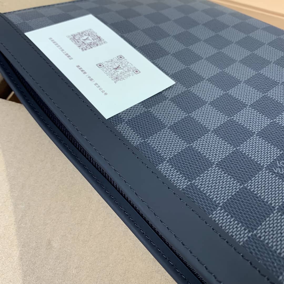 Louis Vuitton Pochette Voyage MM Damier Coated Canvas Clutch Replica N41696