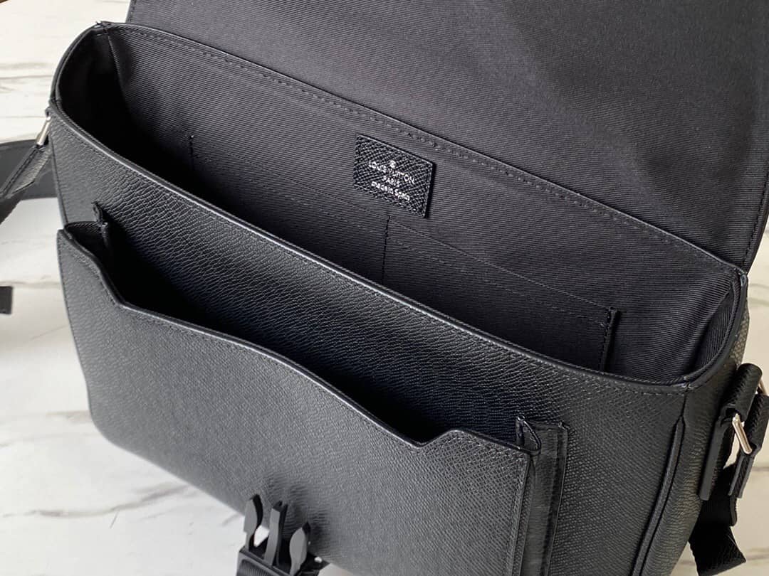 Louis Vuitton Monogram Flap Leather Small Messenger Bag Replica Black M30746