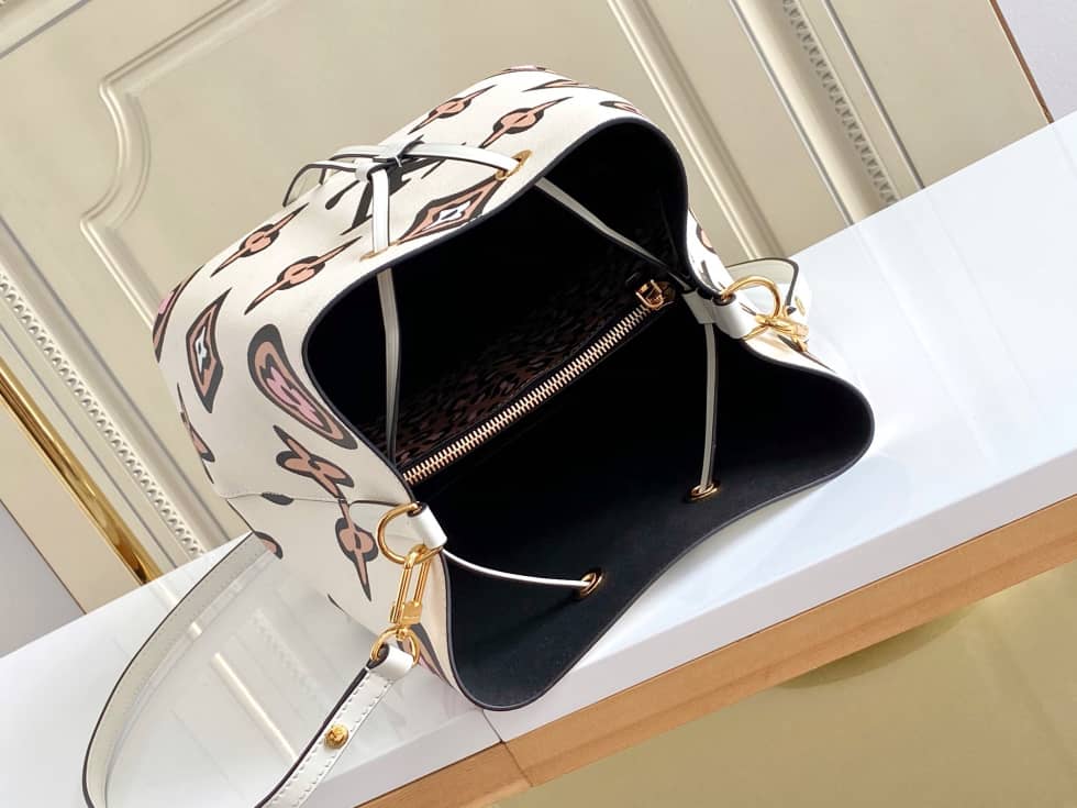 Louis Vuitton NeoNoe Monogram Giant Jungle White M44679 Replica Bucket Bag