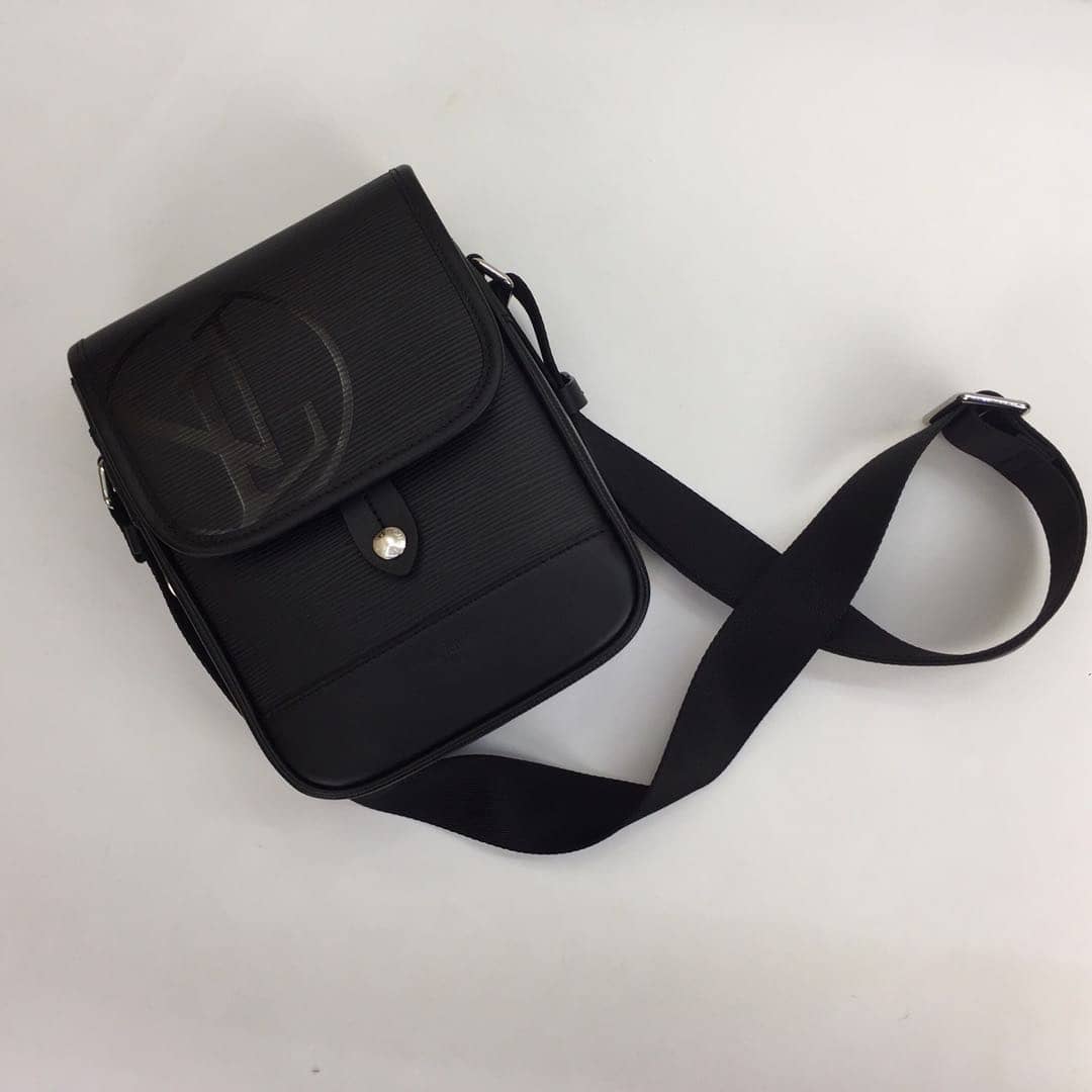 Louis Vuitton EPI Downtown BB Replica Messenger Bag Black M53497