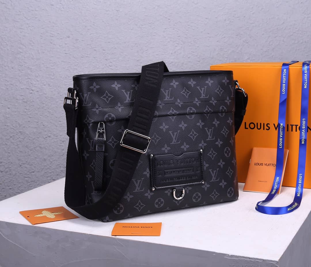 Louis Vuitton Besace Zippée Monogram MM Bag Replica Black M45214