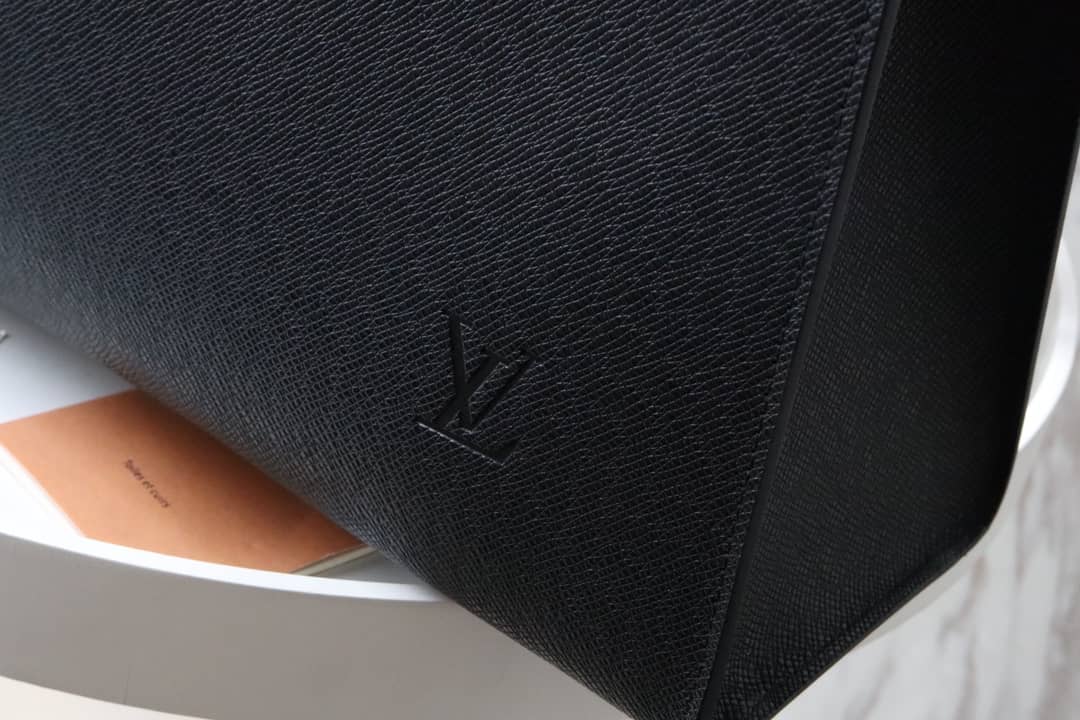 Louis Vuitton Retro Wearable Mens Shopping Bag Replica M30725