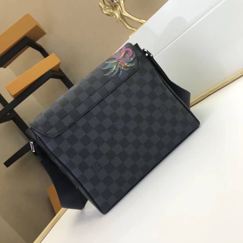 Louis Vuitton District PM Replica Crossbody Bag N50005