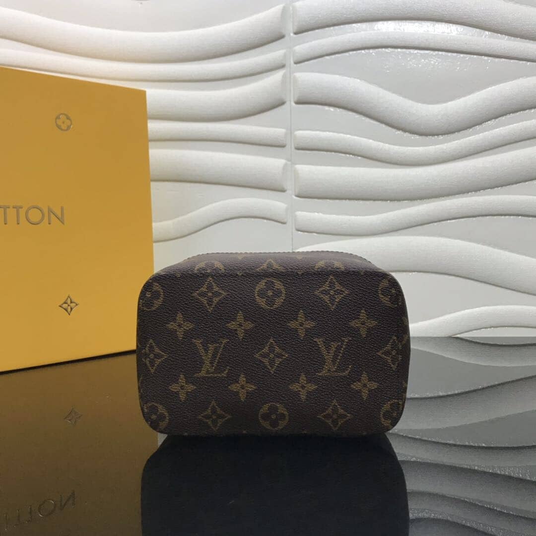 Louis Vuitton Monogram Packing Cube MM Replica