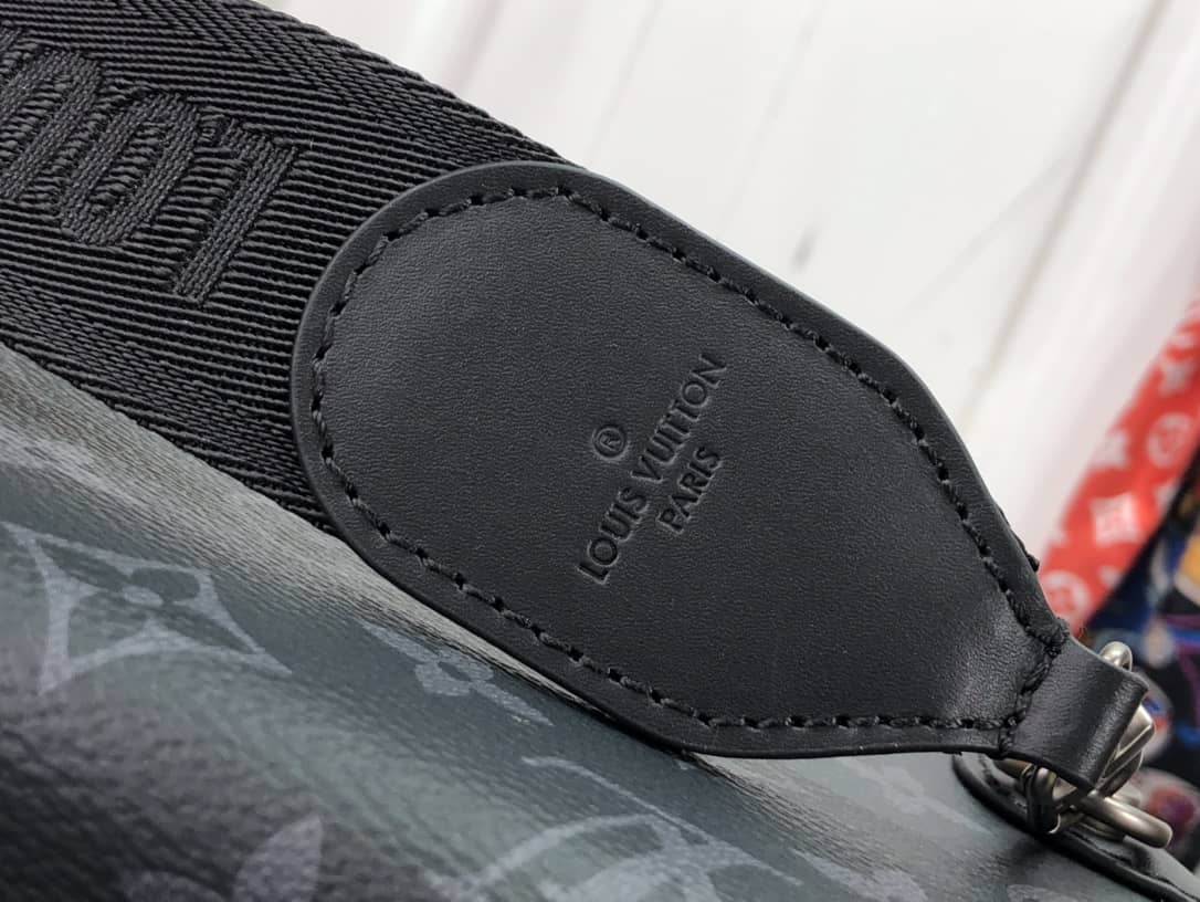 Louis Vuitton Horizon Clutch Monogram Eclipse Canvas Replica M45579