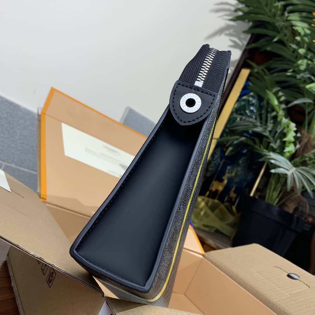 Louis Vuitton Pochette Voyage MM Damier Graphite Canvas Replica N60107