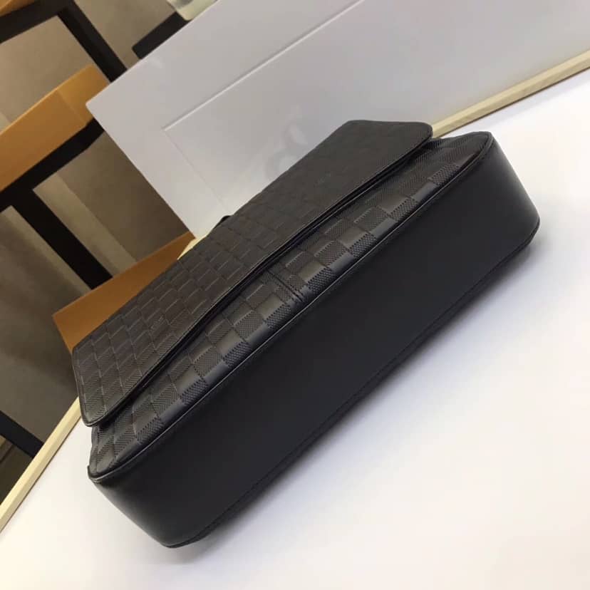 Louis Vuitton District MM Damier Anfini Replica Shoulder Bag N41284