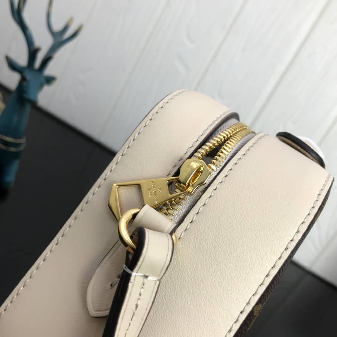 Louis Vuitton Canvas Saintonge Replica Camera Bag White M43555