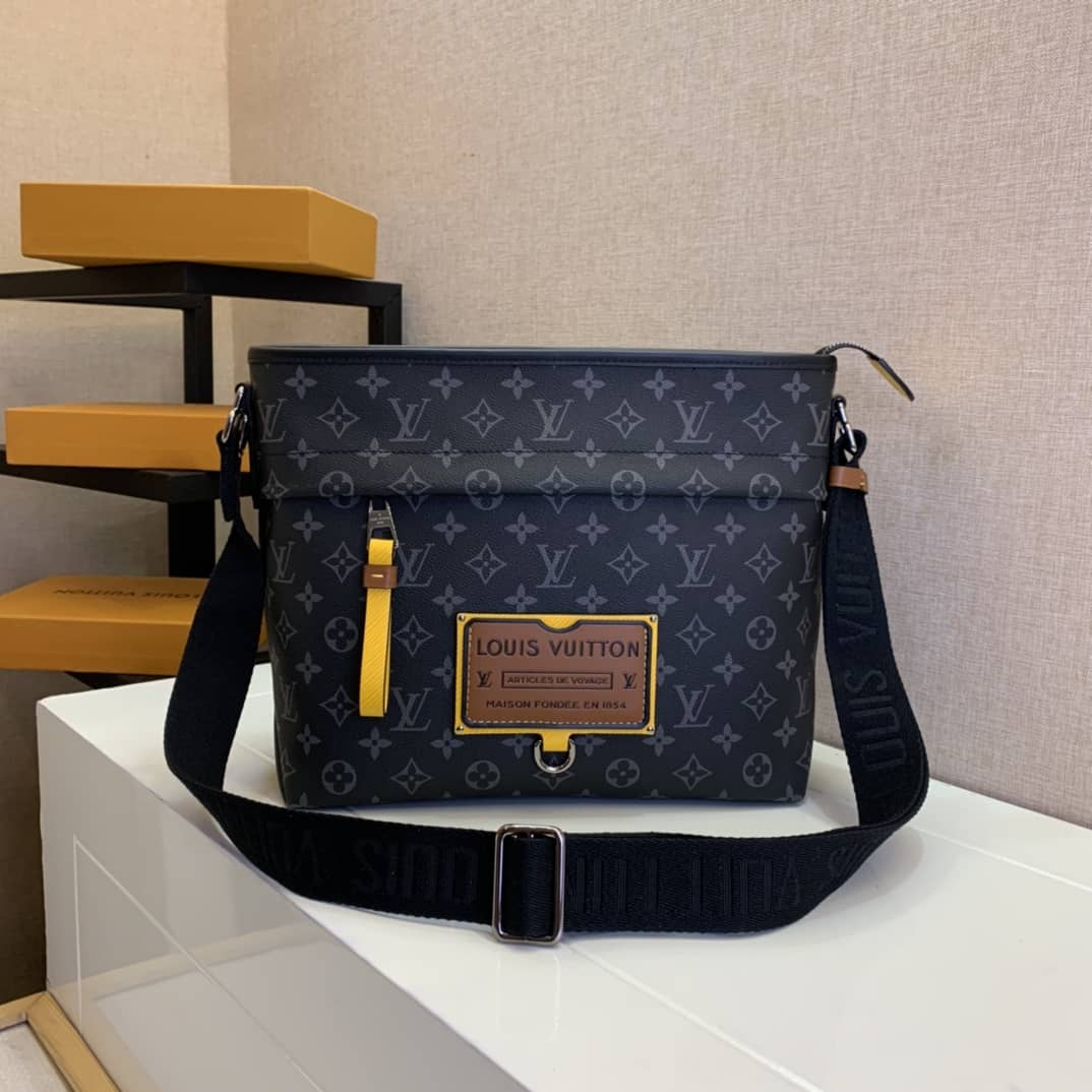 Louis Vuitton Besace Zippée Monogram MM Replica Bag Black M45214