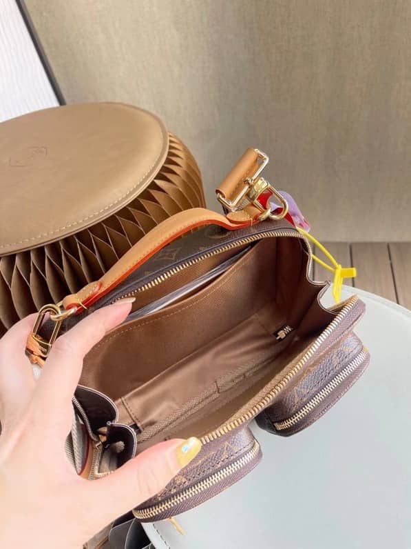 Best Replica Louis Vuitton Monogram Canvas Utility M80446 Replica Crossbody Bag(ColaReps)