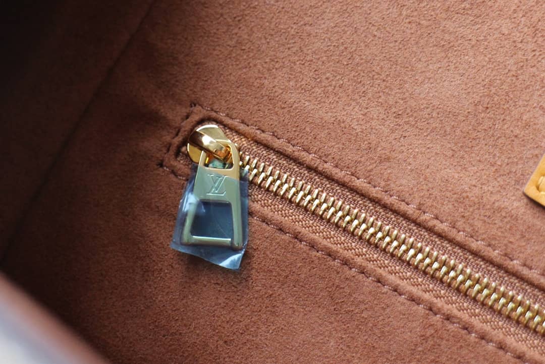 Louis Vuitton Monogram Fold MM 2way Tote Replica White M45409