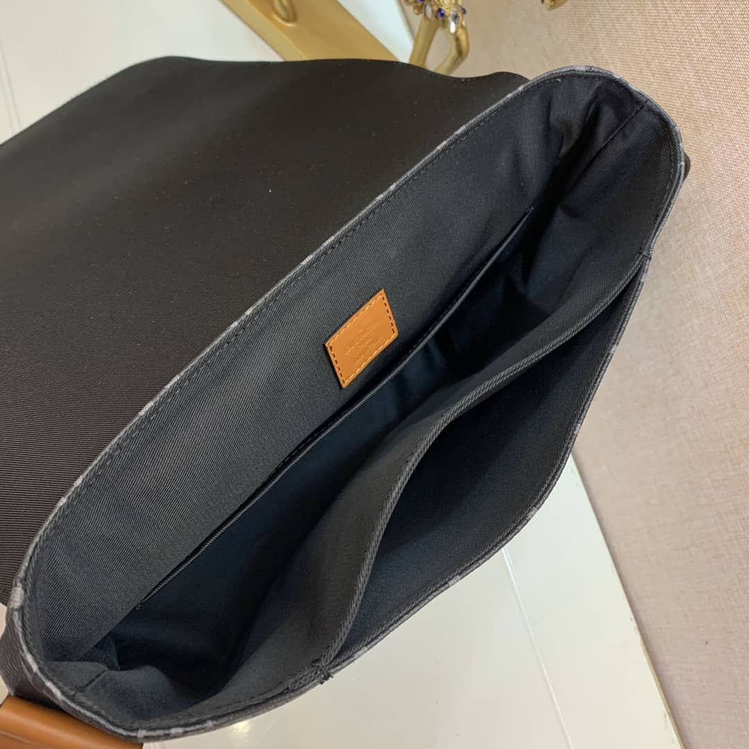 Louis Vuitton District MM Monogram Eclipse Messenger Bag Replica M40239