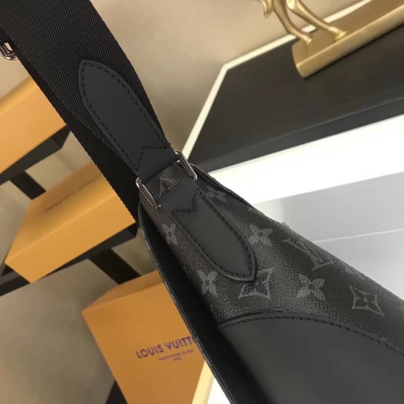 Louis Vuitton Monogram Eclipse Messenger MM Shoulder Bag Replica M40539