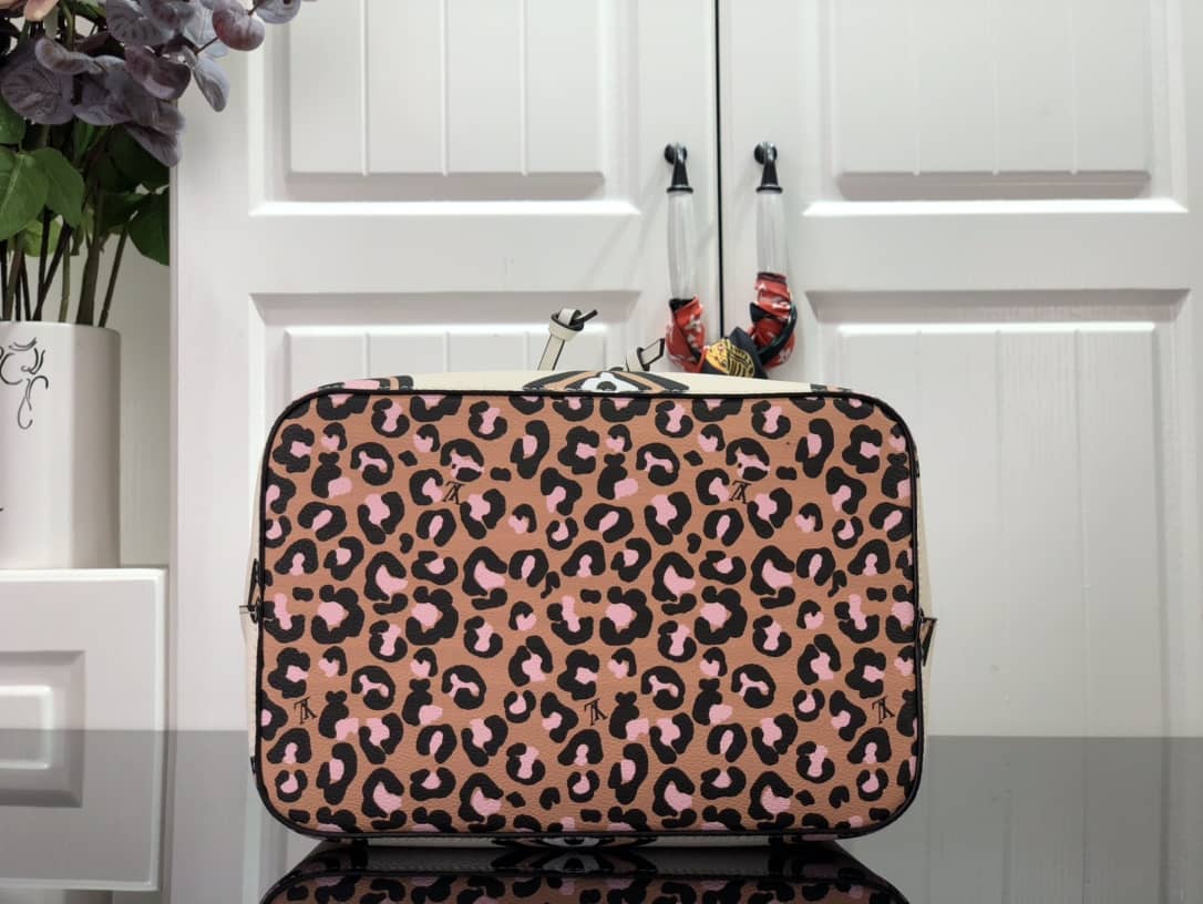 Louis Vuitton NéoNoé MM Replica Bucket Bag M45822