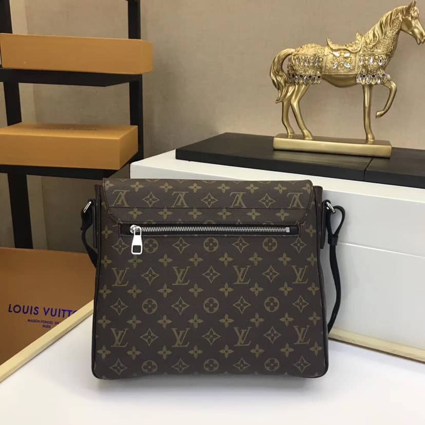 Louis Vuitton District MM Crossbody Shoulder Bag Replica M40934
