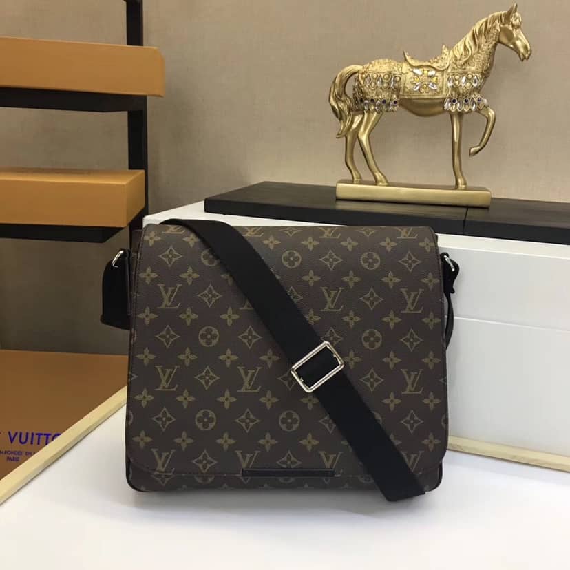 Louis Vuitton District MM Crossbody Shoulder Bag Replica M40934