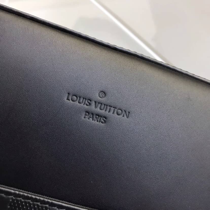 Louis Vuitton District Pochette Replica Shoulder Bag N23355