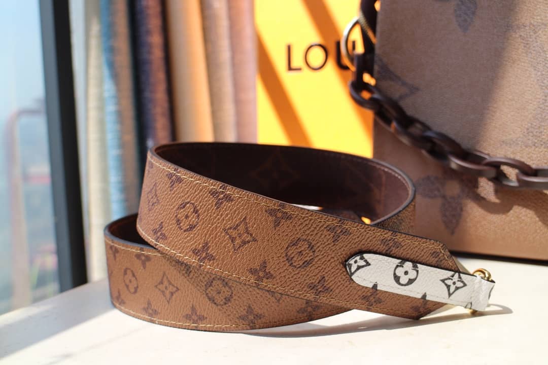 Louis Vuitton Monogram Giant Toilet Pouch Crossbody Bag Replica M67692