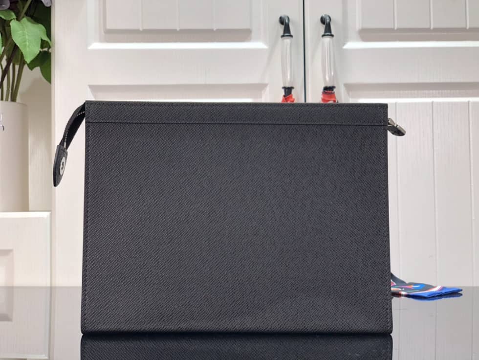 Louis Vuitton Taiga Pochette Voyage Black M59147 Replica