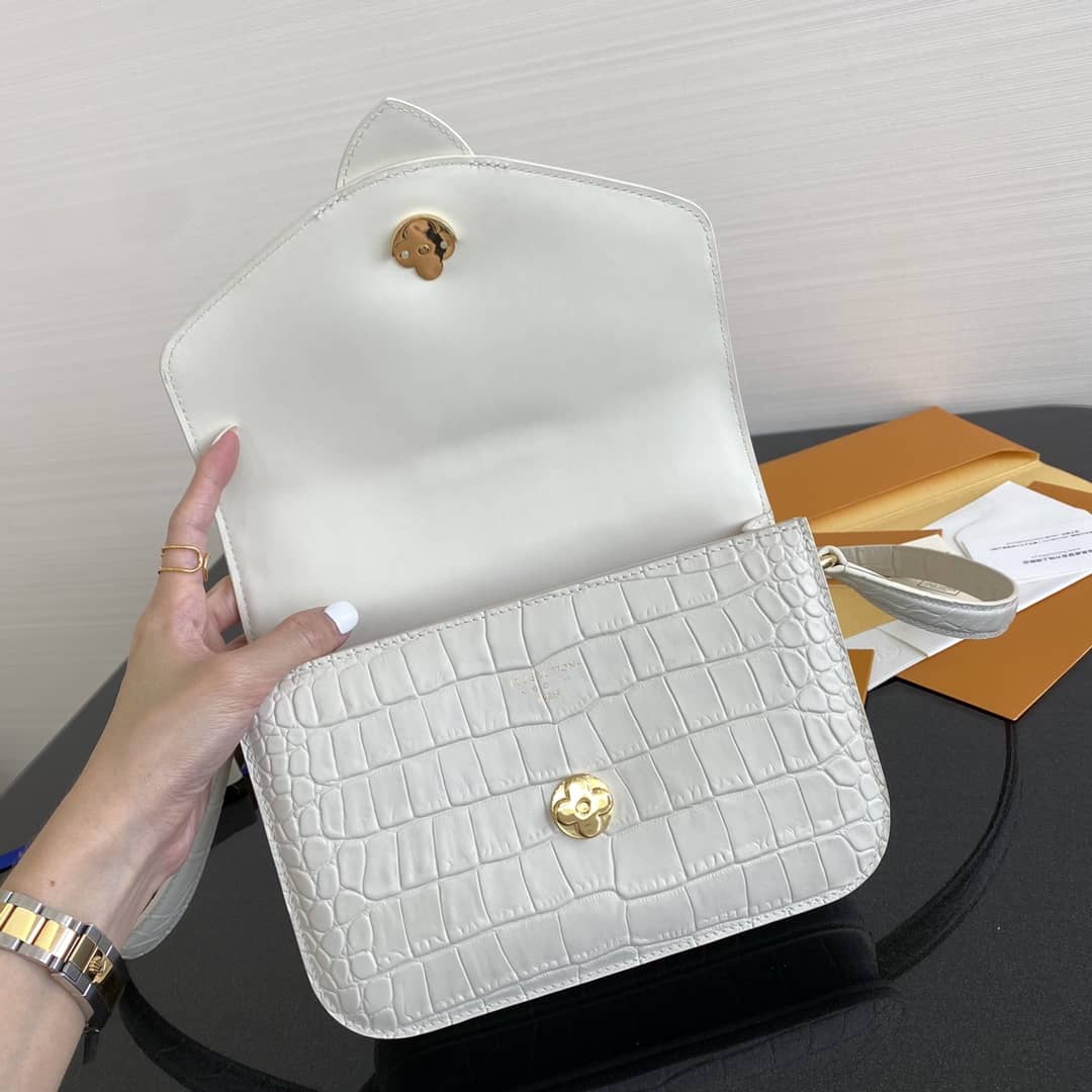 Louis Vuitton Pont 9 Leather Crossbody Bag M55948