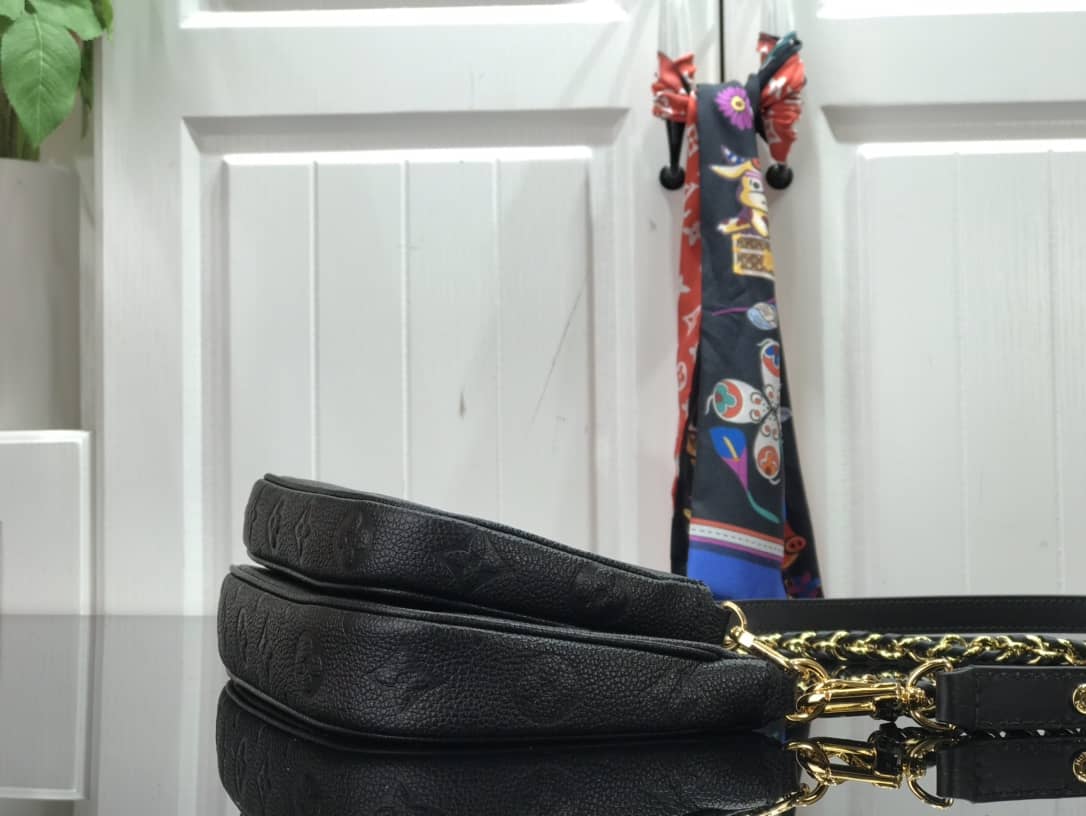 Louis Vuitton Pochette Discovery Compact Replica Wallet Black M57630