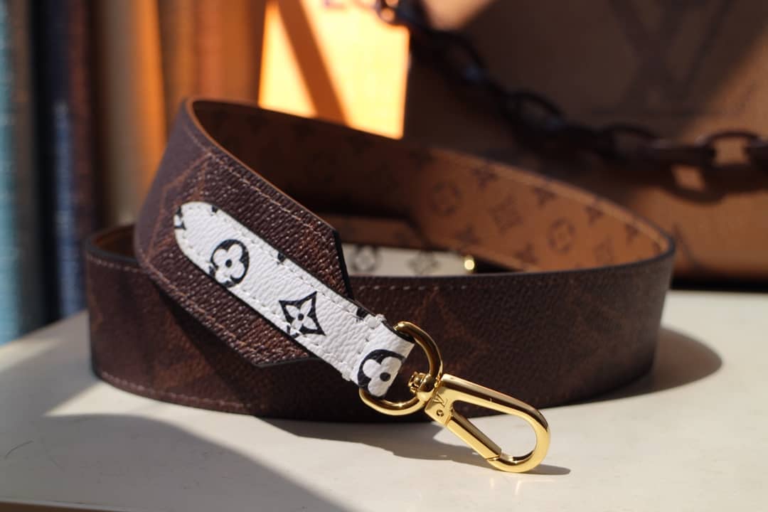 Louis Vuitton Monogram Giant Toilet Pouch Crossbody Bag Replica M67692