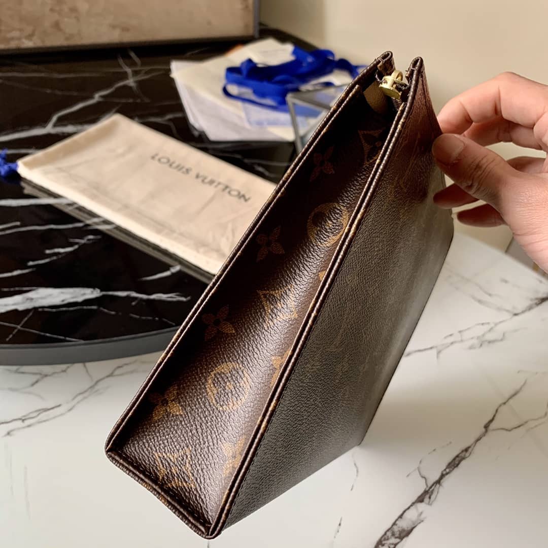 Louis Vuitton Toiletry Monogram Canvas Pouch Replica M47542