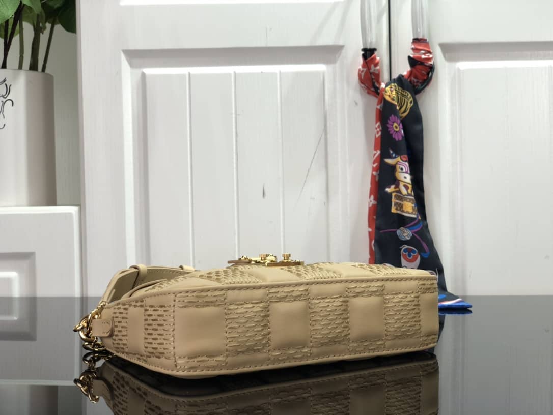 Louis Vuitton Pochette Troca Replica Shoulder Bag Beige M59046