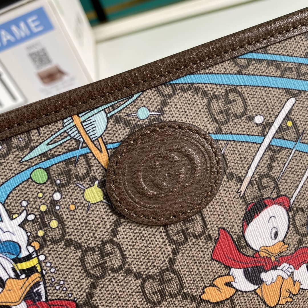 Gucci X Disney  Donald Duck Cosmetic Case Replica 647929
