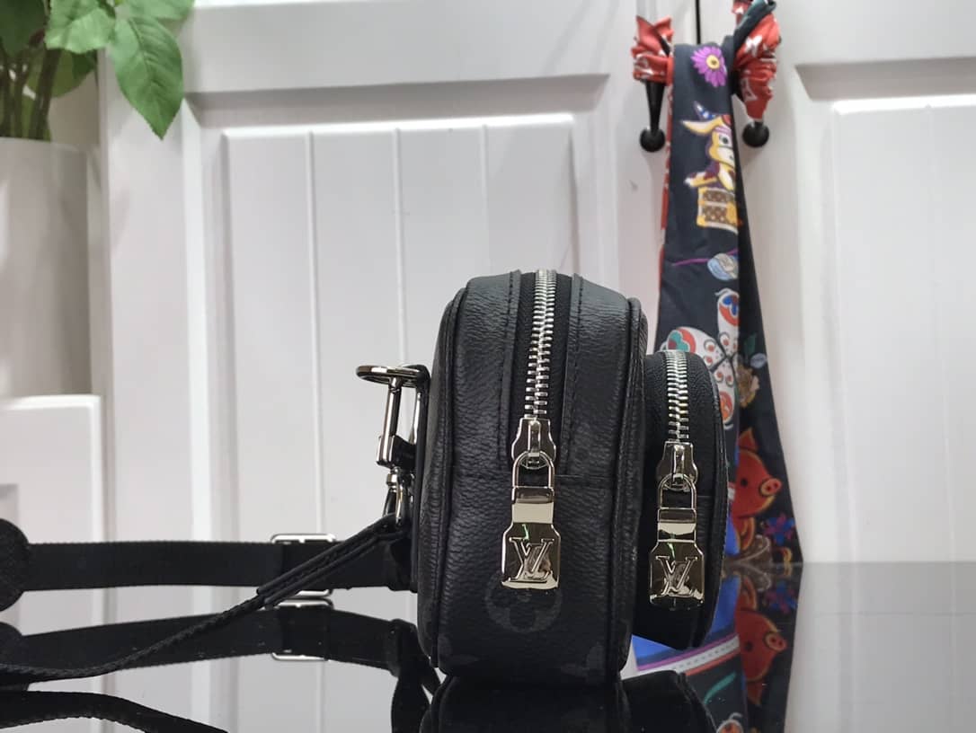 Louis Vuitton Outdoor Replica Pochette Monogram Eclipse Black M30755