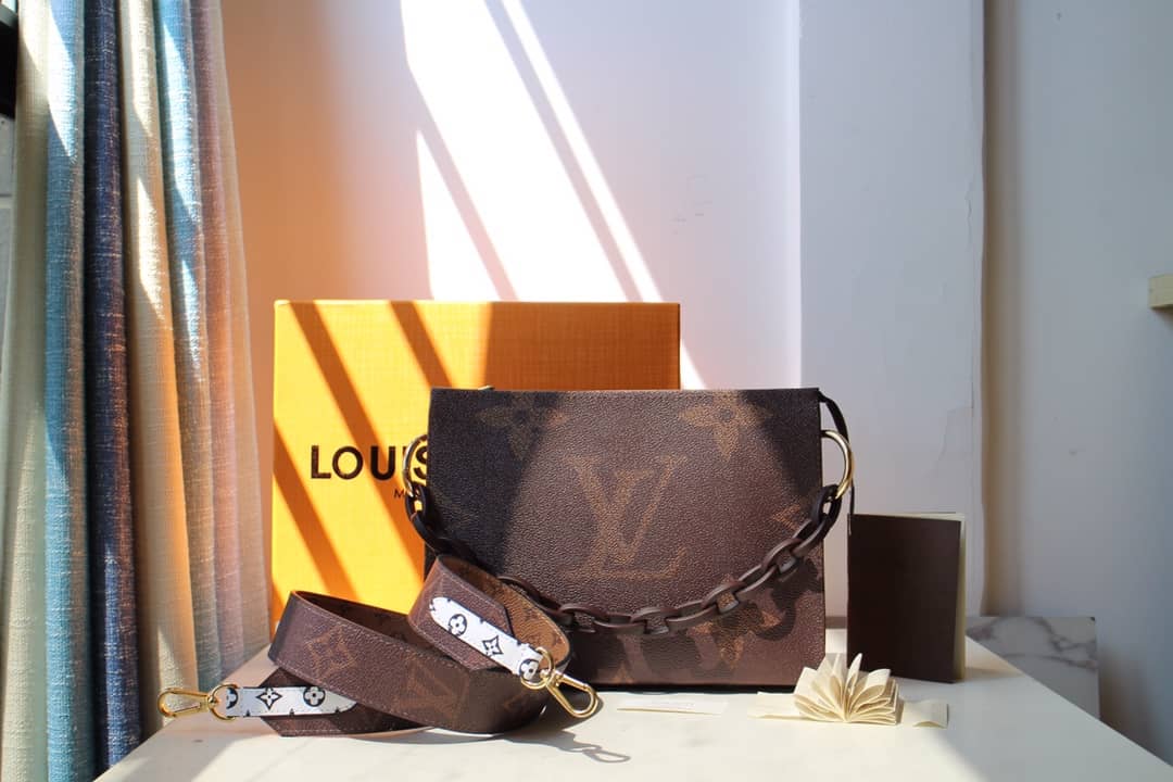 Louis Vuitton Monogram Giant Toilet Pouch Crossbody Bag Replica M67692