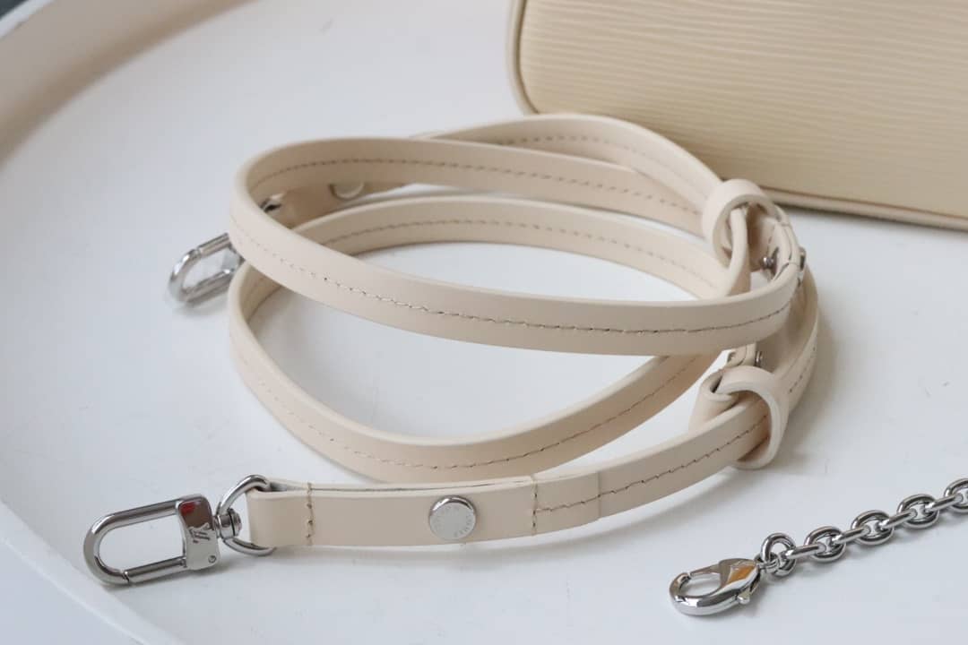 Louis Vuitton Easy pouch 2way Epi Replica Crossboy Bag White M80483