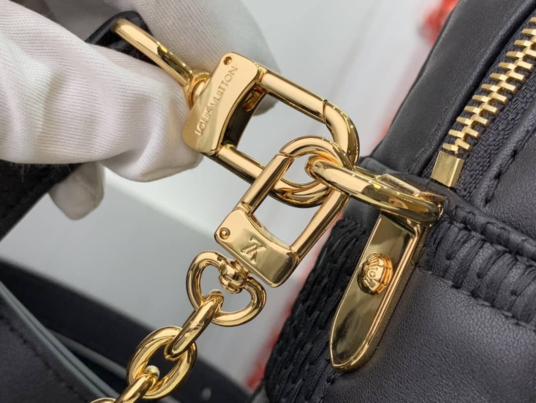 Louis Vuitton Damier Quilt Lambskin Troca MM H27 Replica Bag Black M59114