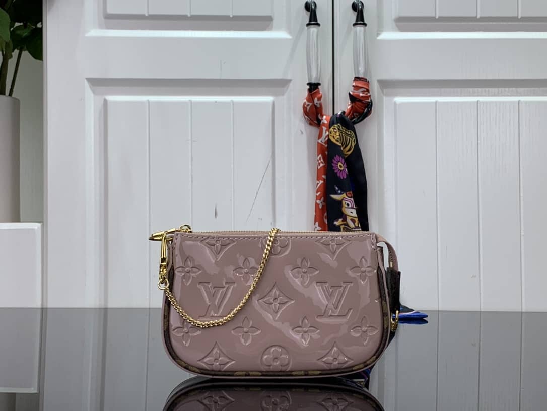 Louis Vuitton Pochette Dupe Monogram Vernis Accessories Replica Pouch Pink M58009