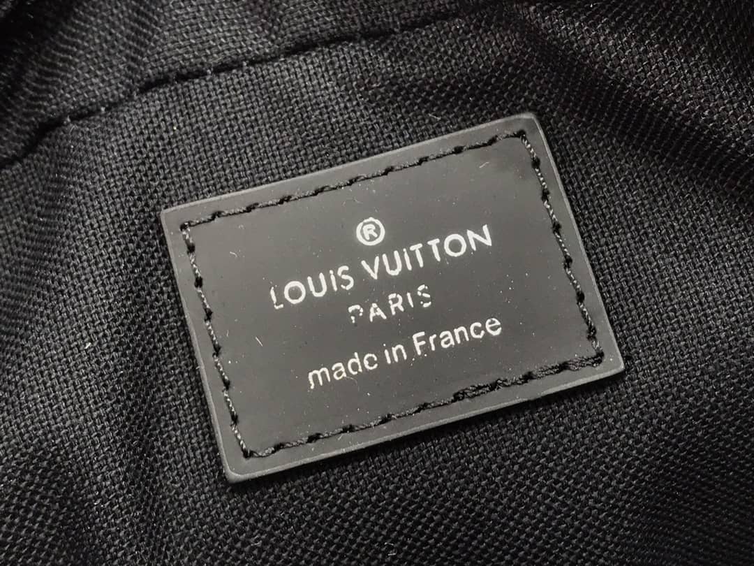 Louis Vuitton Monogram Eclipse Toiletry Pouch M483384