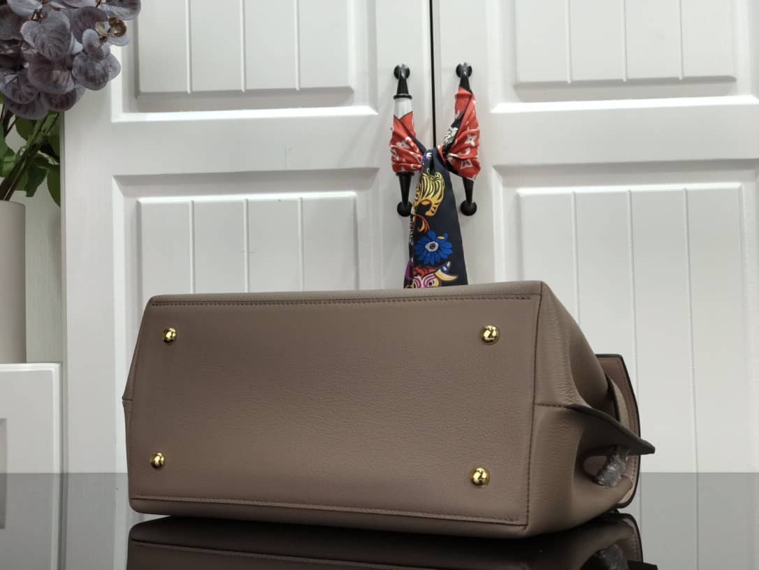 Louis Vuitton Lock Me Ever 2Way Bag Replica Gray M52787