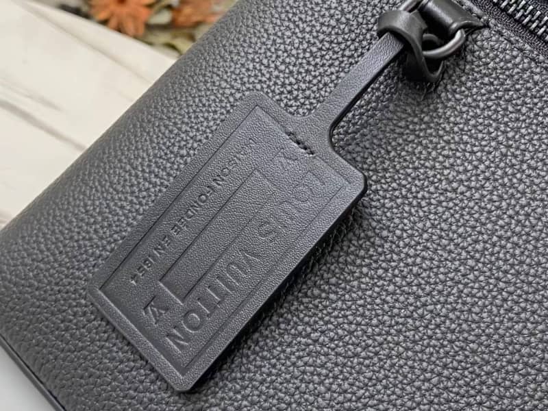 Louis Vuitton Aerogram IPad Pouch Grained Calf Leather Replica M69837