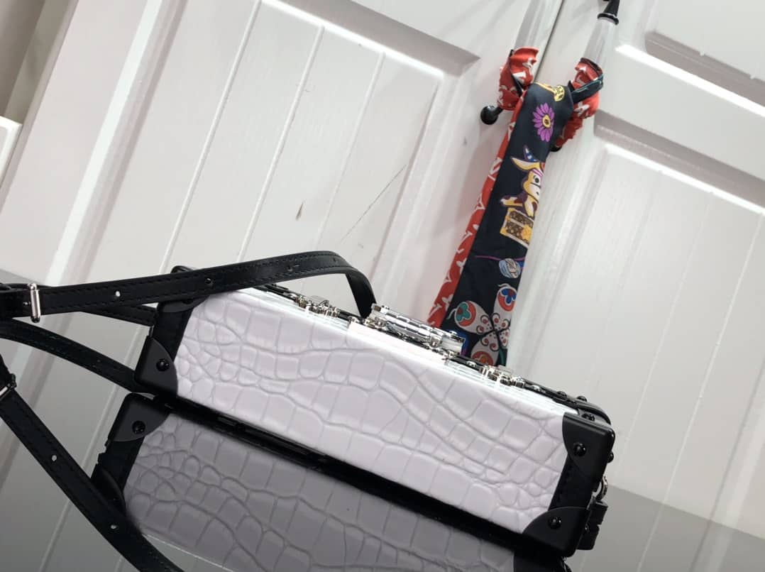 Louis Vuitton Petite Malle Brilliant Alligator Leather Replica Handbag White N93817