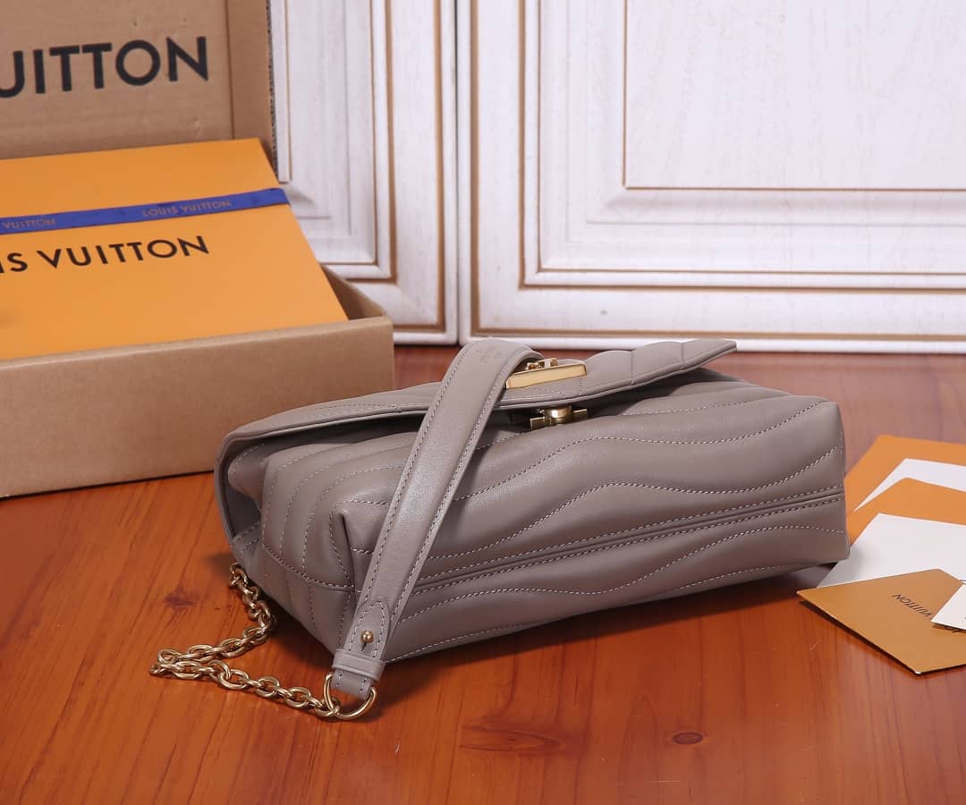 Louis Vuitton New Wave Chain Leather Replica Shoulder Bag Purple M58550