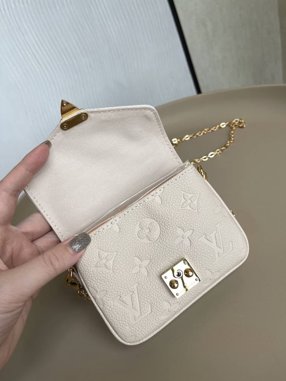 Louis Vuitton Micro Métis Chain Mini Pouch M81390 Replica Shoulder Bag