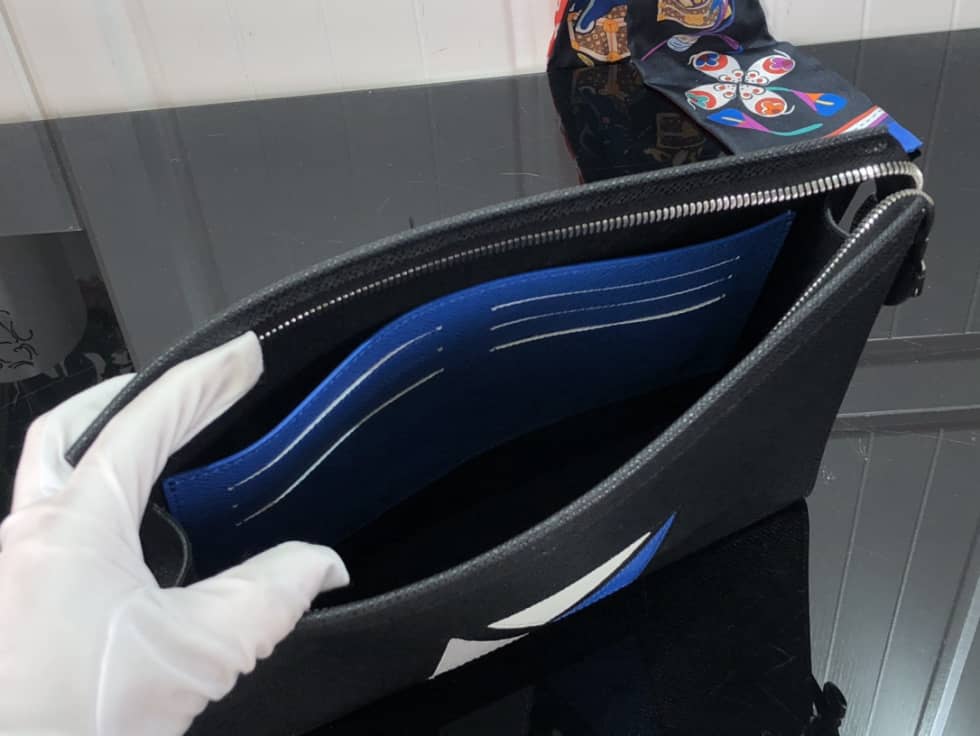 Louis Vuitton Taiga Pochette Voyage Black M59147 Replica