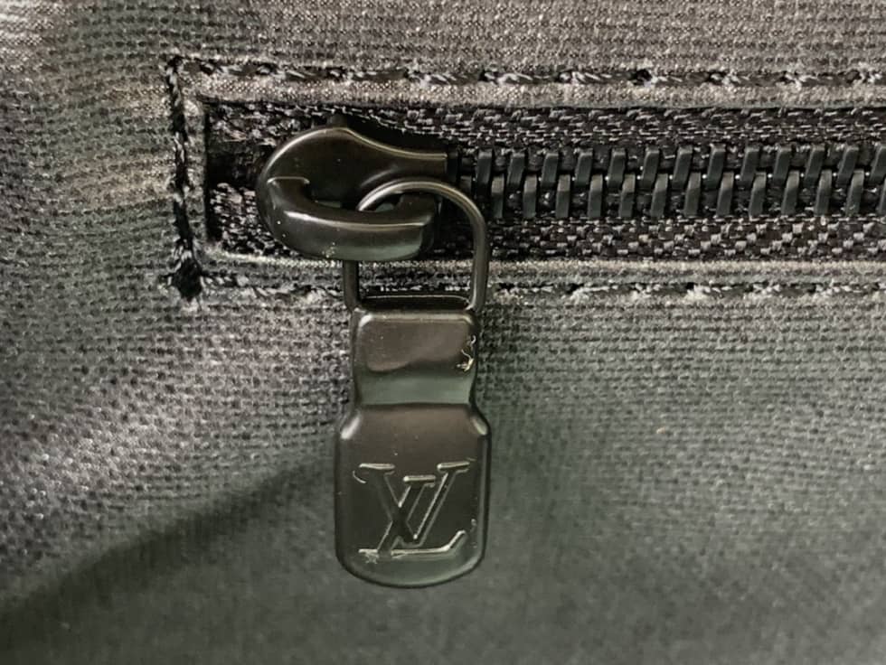 Louis Vuitton Dopp Kit Monogram Canvas Toilet Pouch M46253 Replica