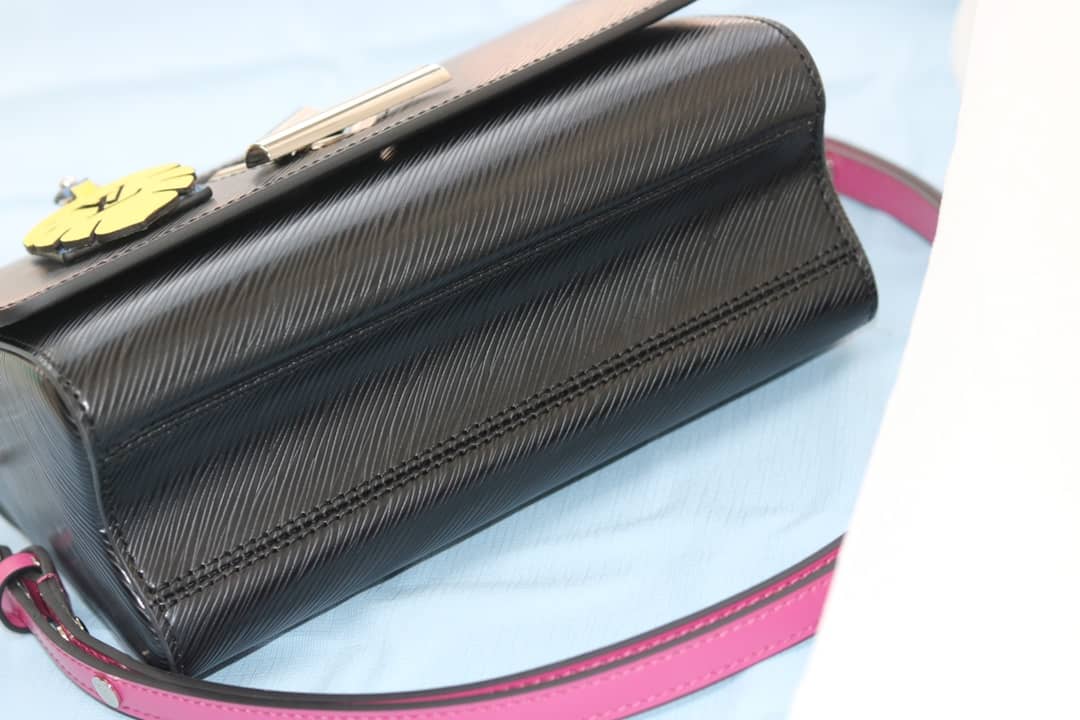 Louis Vuitton Epi Twist PM Chain Black M50332 Replica Crossbody Bag