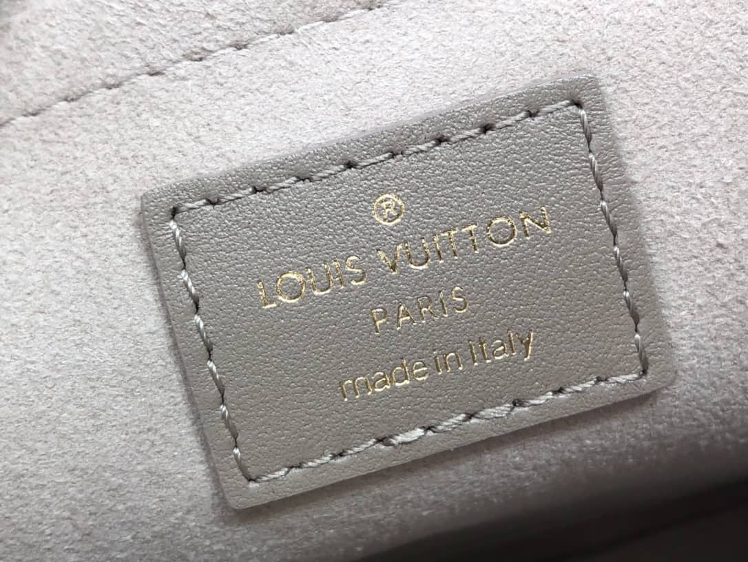 Louis Vuitton New Wave Chain Leather Replica Shoulder Bag Gray M58550