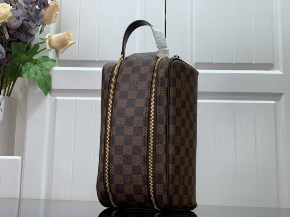 Louis Vuitton Dopp Kit Toilet Pouch Monogram Canvas M44494 Replica