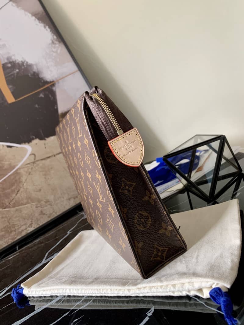 Louis Vuitton Toiletry Monogram Canvas Pouch Replica M47542