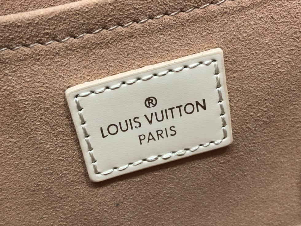 Louis Vuitton Cluny Mini Epi Leather M58928 Replica Shoulder Bag