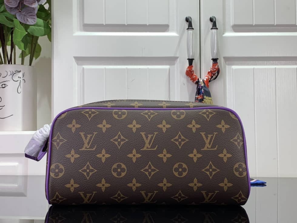 Louis Vuitton Dopp Kit Monogram Canvas Toilet Pouch M46253 Replica