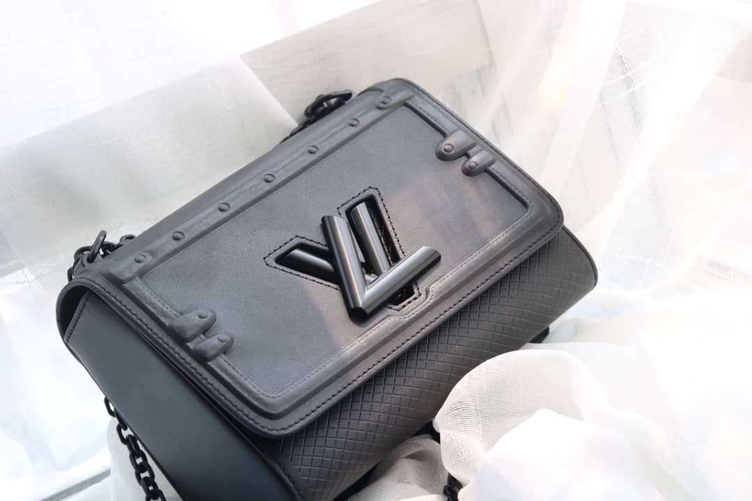 Louis Vuitton Twist Epi Handbag Replica Black M50320