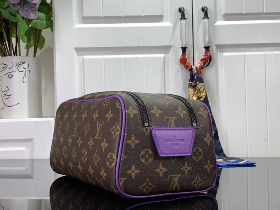 Louis Vuitton Dopp Kit Monogram Canvas Toilet Pouch M46253 Replica